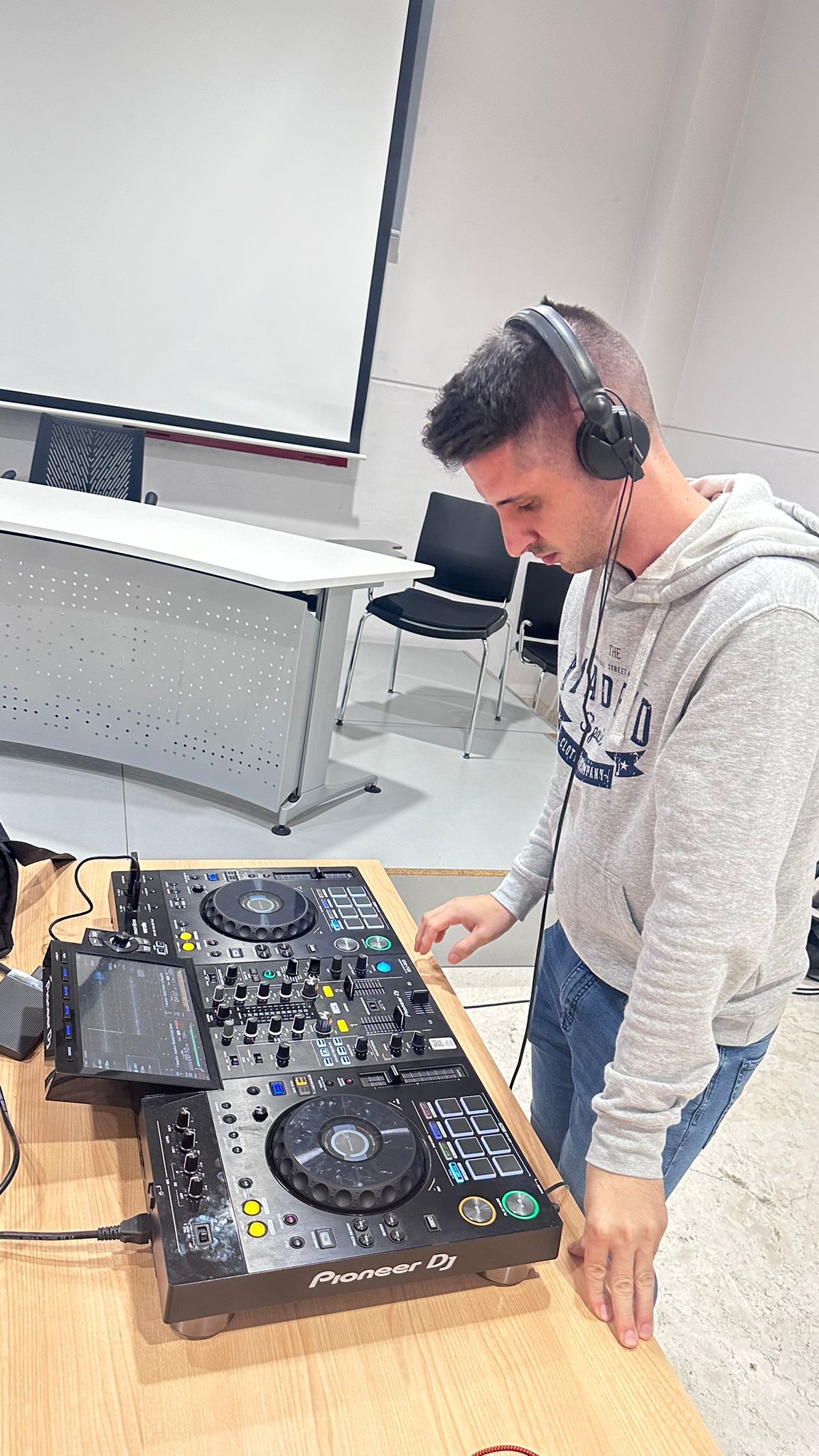 Curs d'Iniciació de DJ