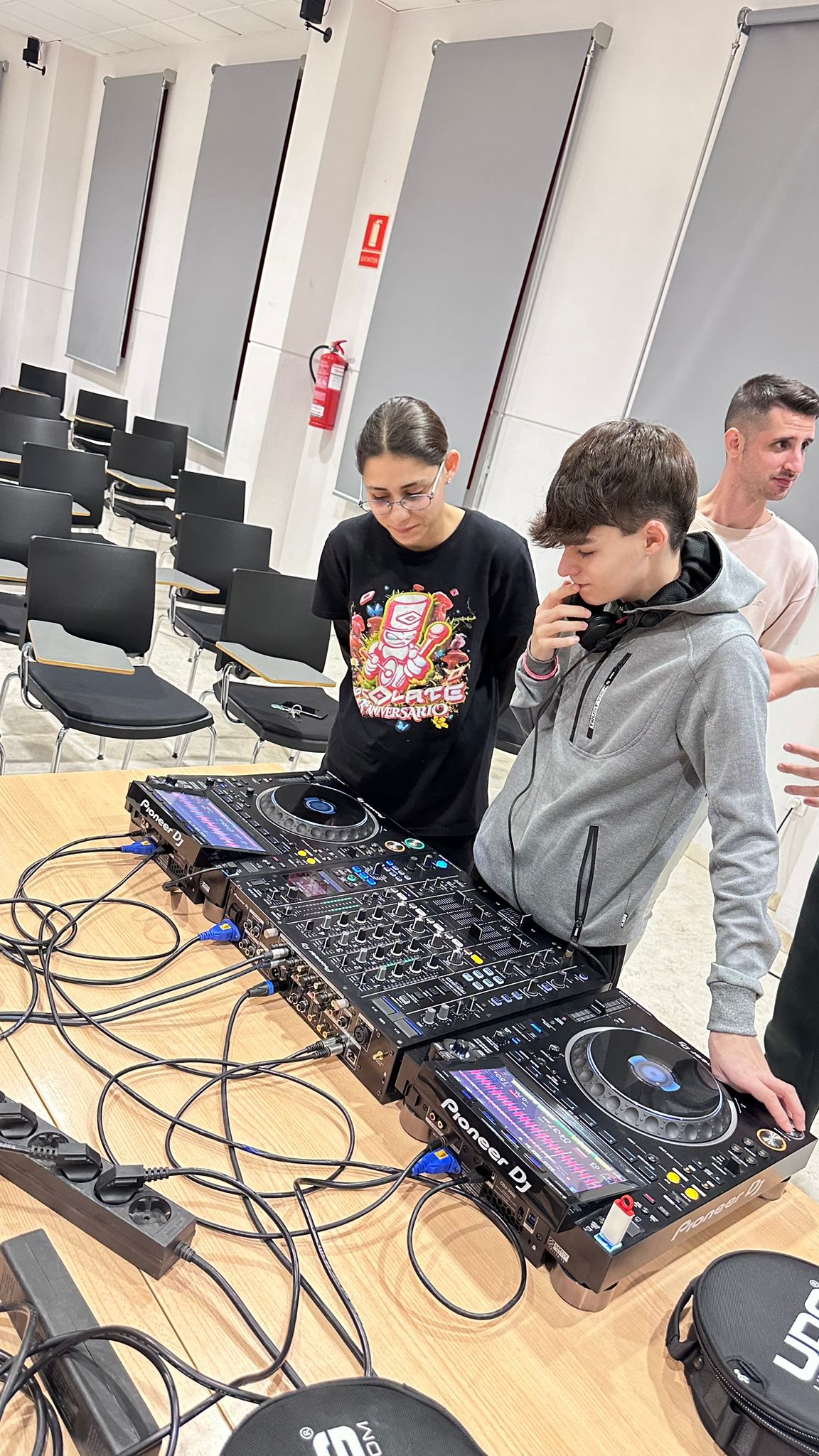 Curs d'Iniciació de DJ