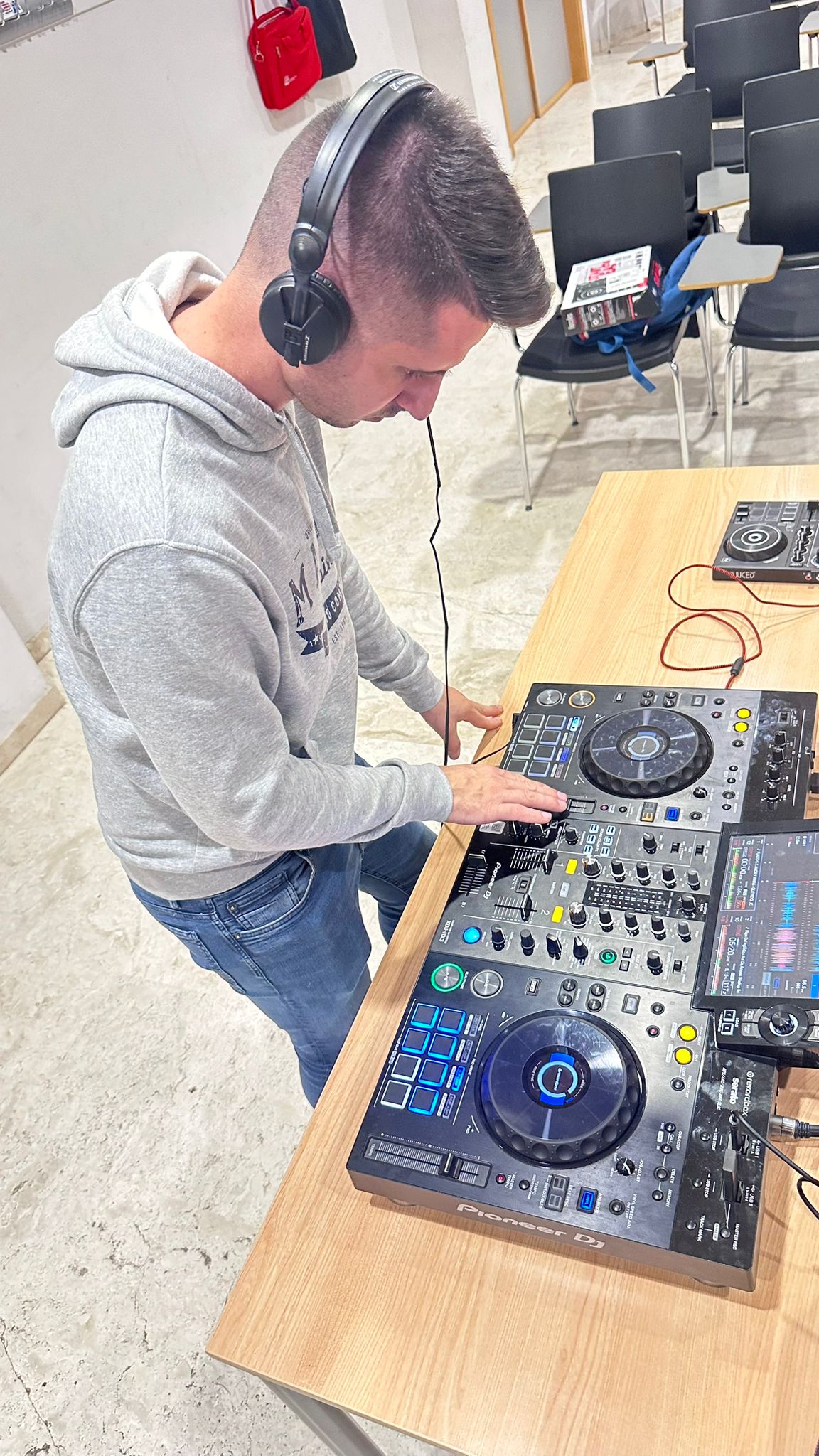 Curs d'Iniciació de DJ